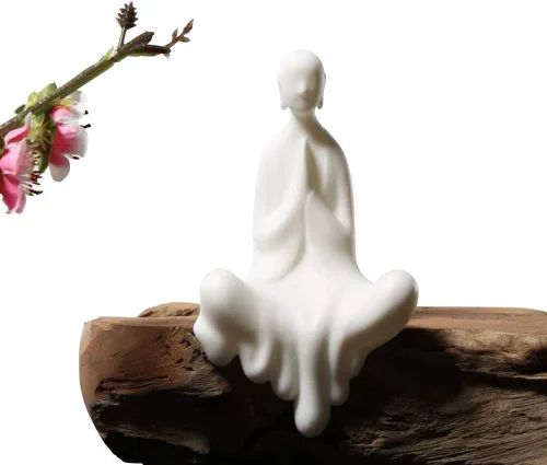 Kingzhuo Bonita estatua de Buda sentada de cerámica blanca, hermosa escultura de manos rezando, meditación, figura de monje pacífica, pequeña