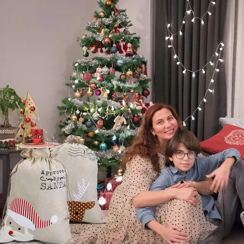 Miniatura 3 de XinblueCo Santa Sack - Paquete de 2 bolsas de lona de reno de Navidad con cordón, bolsa de regalo de Navidad extra grande para niños, tamaño 27.5 x