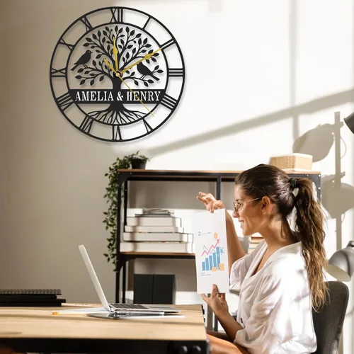 Miniatura 2 de Reloj de pared de metal personalizado, árbol de la vida, letrero de metal con nombre de familia, reloj rústico con número romano para sala de estar