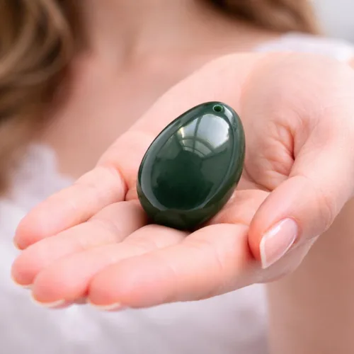 Miniatura 4 de Polar Jade Huevo de piedra hecho de jade nefrita, tamaño mediano (1.693x1.181 in), perforado, con cuerda sin encerar e instrucciones