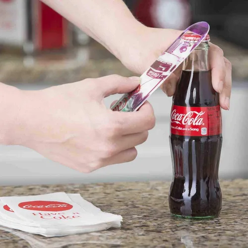 Miniatura 5 de Tablecraft Coca-Cola Vintage Logo "Beach" Abrebotellas Plano, Rojo