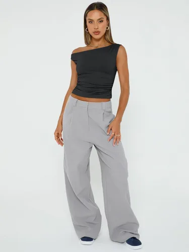Miniatura 2 de Trendy Queen Camisetas sin mangas con hombros descubiertos para mujer, camisetas sin mangas para salir, ajustadas, trajes de verano Y2K 2024