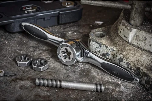Miniatura 13 de GEARWRENCH Juego de 42 llaves de trinquete y troqueles, métrico - 3886