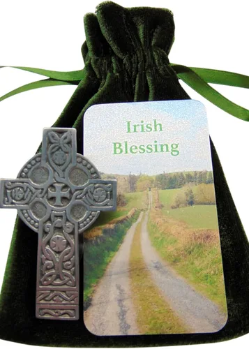 Miniatura 5 de Westmon Works Clip para visera irlandesa, cruz celta de Irlanda, decoración de automóvil de peltre con tarjeta de oración de bendición
