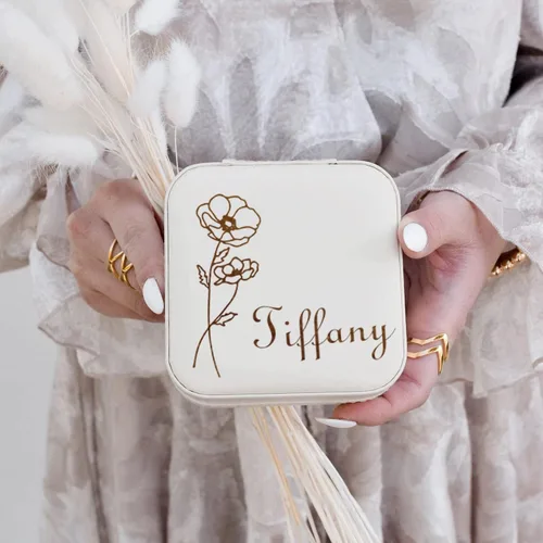 Miniatura 4 de Corissy Joyero personalizado para mujer, joyero de viaje personalizado con nombre y flor de nacimiento, joyero de cuero para anillos, aretes