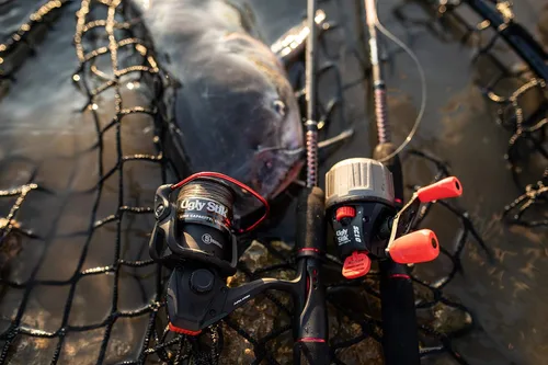 Miniatura 16 de Ugly Stik Carretes de pesca Ugly Tuff Spincast