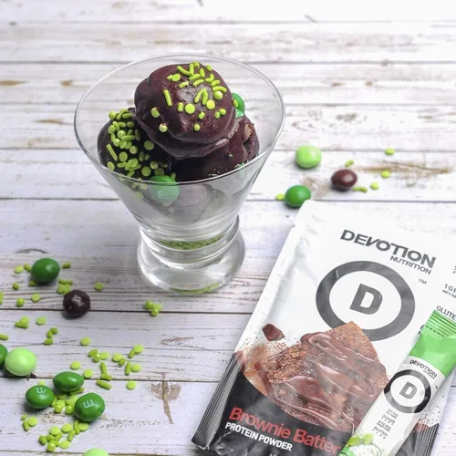 Miniatura 9 de Devotion Nutrition Brownie - Proteína en polvo para batidos, hornear, brownies, postres, 0.71 oz de aislado de suero y mezcla de caseína, sin azúcar
