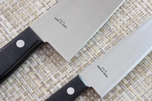 Miniatura 6 de MAC Knife Chef Series - Juego de 2 cuchillos de iniciación – Cuchillo de chef estilo Gyutou de 8.5 pulgadas y cuchillo utilitario de 5.5 pulgadas