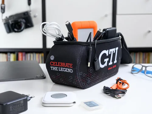Miniatura 6 de BRISA VW Collection - Volkswagen Bolsa universal de neopreno para maquillaje, cosméticos, artículos de tocador para farmacia, viaje, en diseño GTI