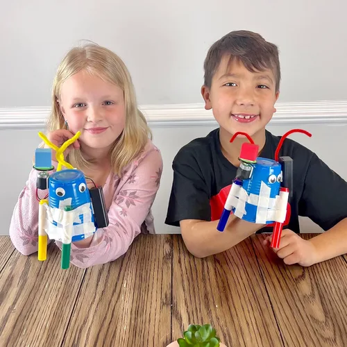 Miniatura 5 de Scribble Bot Kit, paquete de 2 – Construye 2 robots de dibujo motorizados, kit completo de proyecto STEM para aulas, a partir de 8 años