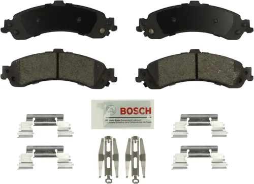 BOSCH BE834H - Juego de pastillas de freno de disco de cerámica azul con herrajes, compatible con Cadillac Escalade seleccionados; Chevrolet