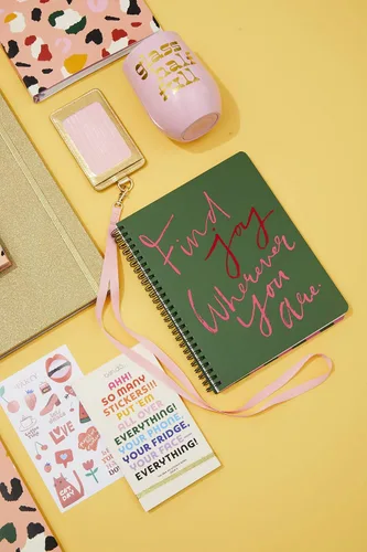 Miniatura 3 de ban.do - Cuaderno pequeño con espiral, diseño verde, con frase, 9 x 7 pulgadas, con bolsillos y 160 páginas a rayas, Encontrar alegría (Find Joy)