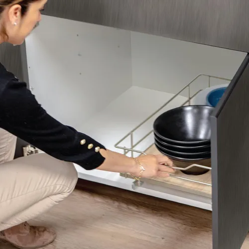 Miniatura 8 de Home Zone Living Organizador de gabinete de cocina extraíble con cajón deslizante para almacenamiento que ahorra espacio, 14"A x 21"L, acabado