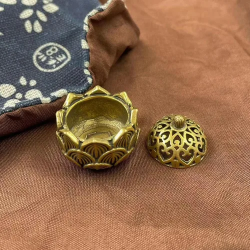 Miniatura 6 de 2 piezas de mini soporte de incienso de flor de loto de latón, estilo caligrafía, quemador de incienso cerrado, adorno de escritorio, atrapasamanos