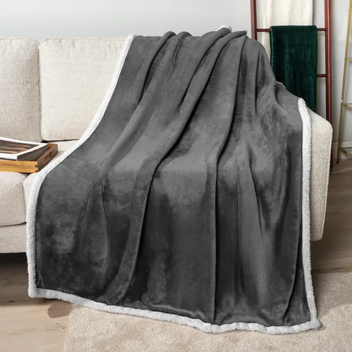 Miniatura 2 de PAVILIA Manta de forro polar Sherpa para sofá, gris oscuro, manta de felpa suave y mullida, acogedora manta de invierno reversible para mujeres