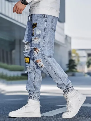 Miniatura 3 de Jeans para hombre Pantalones de mezclilla rasgados con letras parcheadas para hombre (Color lavado ligero, Talla L)