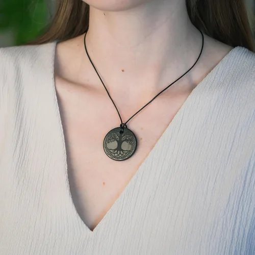 Miniatura 2 de Karelian Heritage Colgante Shungite de forma redonda Colgante de joyería de cristal negro natural espiritual curativo Collar de amuleto