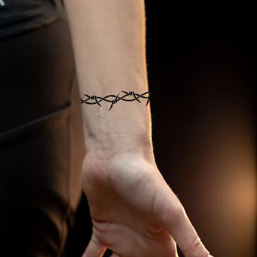 Miniatura 5 de Tatuajes de alambre de púas, 6 hojas grandes de tótem de alambre de púas, tatuajes falsos para hombres y mujeres, realistas, impermeables