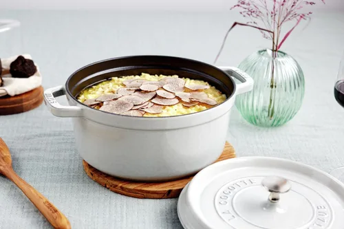 Miniatura 3 de staub La Cocotte Redondo 40501-412 Pico Cocotte Campagne redondo 9.4 pulgadas (9.4 in) Grande, fundición ambas manos, olla esmaltada, compatible