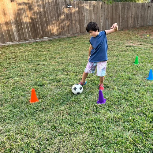 Miniatura 7 de Versatyle Heavy Duty Agility Training Cones (2 in, 6 in, 9 in, 12 in, 18 in, 28 in) for Sports and Kids Coaching, Multipurpose Field Marker Cones
