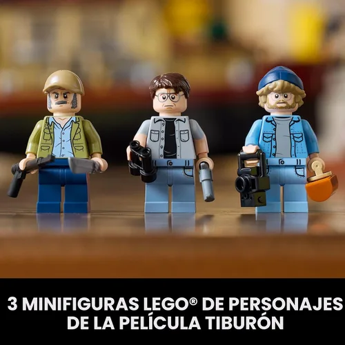 Miniatura 6 de LEGO Ideas Jaws Set – Kit de diorama para fanáticos de la película clásica – Juguete de tiburón – Regalo de recuerdos de película para adultos