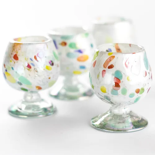 Miniatura 25 de Auténticos vasos de chupito soplados a mano de tequila mexicano - Juego de 4-2 onzas - Mini snifters de vidrio - Base pesada - Coñac (Confeti)
