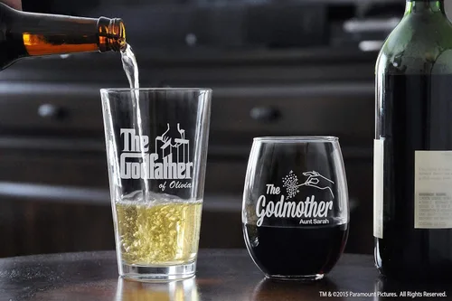 Miniatura 3 de The Godfather Pint & Godmother - Juego de copas grabadas para vino sin tallo con tu texto personalizado, cristalería hecha a mano, regalo