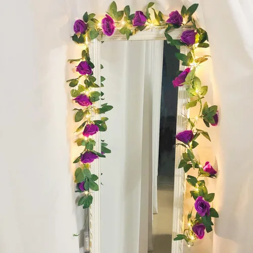 Miniatura 10 de Guirnalda de luces artificiales de vid de rosas de 7.5 pies, funciona con pilas, guirnalda de flores de rosas para San Valentín, boda, dormitorio