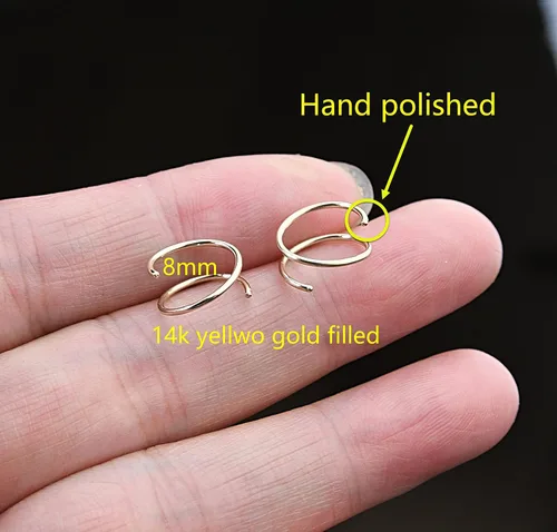 Miniatura 3 de Aretes de aro dobles pequeños de oro de 14 quilates para piercing individual Aretes de cartílago en espiral Aretes de doble piercing para mujer