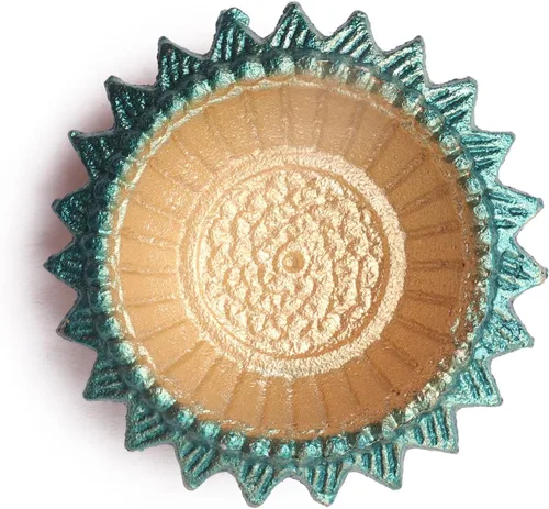Miniatura 9 de SATVIK 12 piezas Multicolor Surya Metal Diya Floral Lotus Flower Shape Tea Light Holder Lámpara de aceite Navidad Interior Hogar Mandir Pujan Pooja