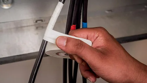 Miniatura 4 de 3M Temflex Cinta Eléctrica de Vinilo Multiusos 165, Blanca, 3/4 pulg x 60 pies (19 mm x 18 m), Paquete de 10 Rollos Blanco