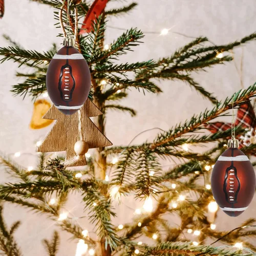 Miniatura 7 de Toyvian 6 adornos de fútbol de Navidad, decoraciones de bolas de árbol de Navidad para deportes de fútbol, decoraciones de fiesta de Navidad