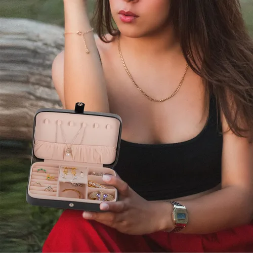 Miniatura 4 de Smileshe Joyero para mujeres y niñas, estuche organizador de viaje pequeño de piel sintética, cajas de almacenamiento portátil para anillos, aretes
