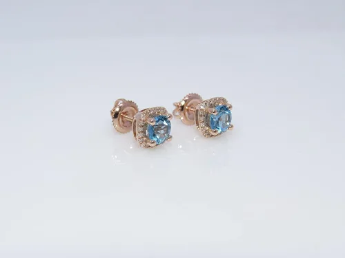 Miniatura 4 de Dazzlingrock Collection Aretes de tuerca redondos de 0.197 in con halo de diamante blanco para mujer, en oro rosa de 10 quilates