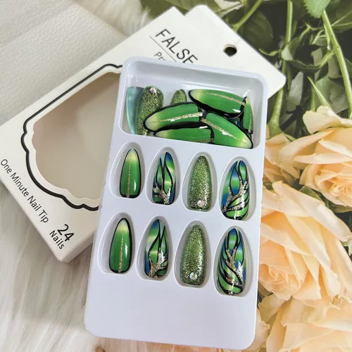 Miniatura 6 de Uñas acrílicas artificiales de punta francesa verde – Forma de almendra de longitud media con diseño de diamantes de imitación 3D de lámina dorada