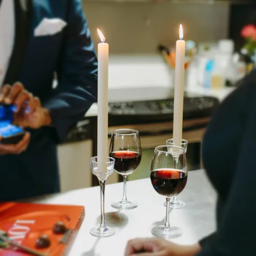 Miniatura 5 de Velas cónicas sin goteo – Velas blancas sin perfume a granel – Palitos de vela de larga duración de 7.5 – 8 horas – para candelabros, mesa