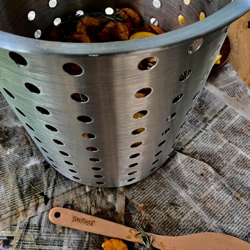 Miniatura 2 de Bayou Classic B300 canastilla perforada para cocinar al vapor, hervir, freír. Se adapta a las freidoras de pavo Bayou Classic de 30 cuartos de galón