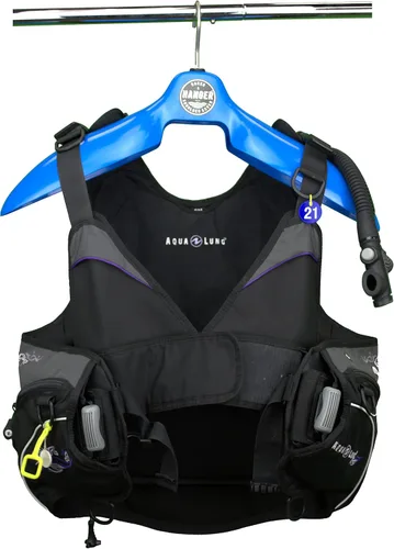 Miniatura 7 de Percha para colgar abrigos de parka «Shoulder Saver», fabricado en Estados Unidos, gancho giratorio de 6 pulgadas (azul)