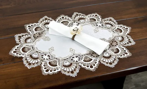 Miniatura 2 de LINENS ART AND THINGS - Mantel individual de encaje, color cacao, tierra y jacquard blanco, diseño europeo de pavo real