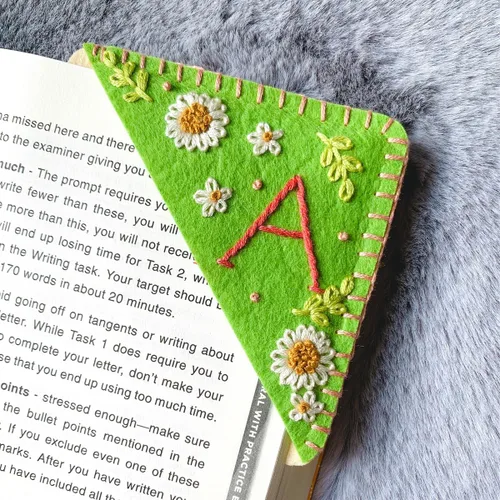 Miniatura 59 de Marcapáginas de esquina bordadas a mano personalizadas, Marcadores para mujeres, Marcador personalizado para los amantes de los libros, lindo Verde
