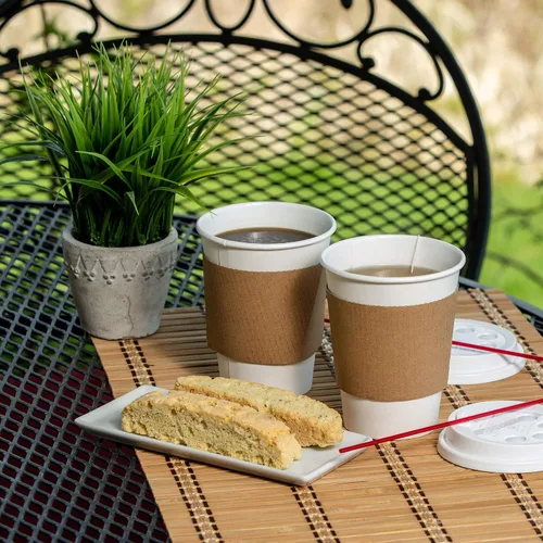 Miniatura 5 de Juego de tazas de café blancas – Paquete de 100 tazas de café desechables con tapas de 16 onzas, perfecto para bebidas calientes, expreso, latte