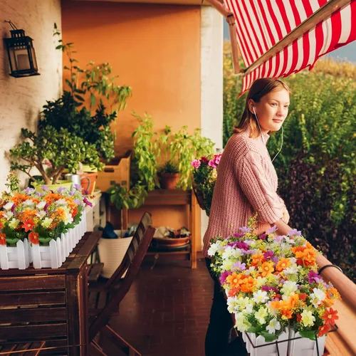 Miniatura 6 de Pinkunn 4 juegos de plantas artificiales en macetas, margaritas falsas en valla de piquete para exteriores, interiores, primavera, verano