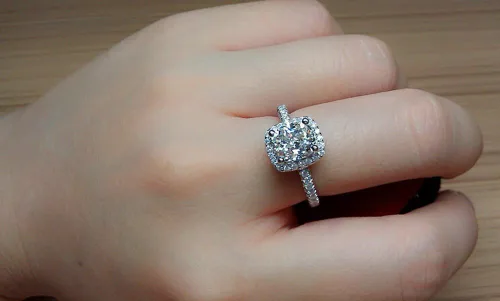 Miniatura 5 de Joyería 3 quilates VVS1 anillo de compromiso de diamantes simulados para mujer joyería de boda de plata, Diamante sintético