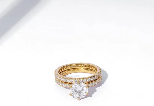 Miniatura 5 de Tienda Collection Juego de anillos redondos de plata de ley chapada en platino o oro hechos con circonitas infinitas
