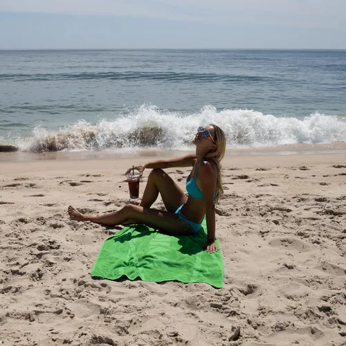 Miniatura 4 de Mosobam Toalla de playa suave de 35 x 70 pulgadas, color verde clásico, cabaña de lujo, toallas de hotel de 450 GSM, secado rápido, extra grande