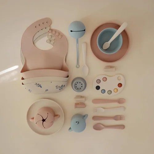Miniatura 6 de Mushie - Babero de silicón para bebé, ajustable y resistente al agua (rosado)