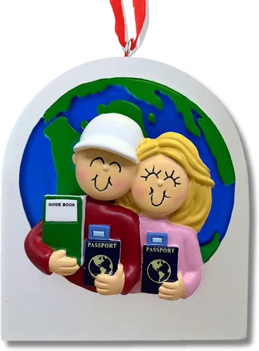 Miniatura 2 de Adorno personalizado en 3D con texto en inglés «Our First Christmas» 2025, adorno de viaje por el mundo, familia de 2 hombres y rubios para parejas