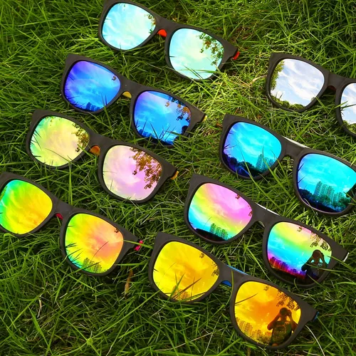 Miniatura 3 de Paquete de 32 lentes de sol a granel con protección UV, 16 colores neón de los años 80 de plástico retro, regalos de fiesta en la piscina