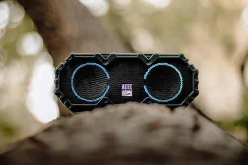 Miniatura 8 de Altec Lansing LifeJacket Jolt - Altavoz Bluetooth impermeable, altavoz duradero y portátil con carga inalámbrica Qi y asistente de voz, negro