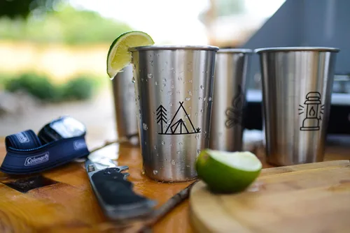 Miniatura 6 de Magic Pine Juego de 4 tazas de acero inoxidable con tema de campamento, regalo de campamento para hombres o mujeres, decoración para tu caravana